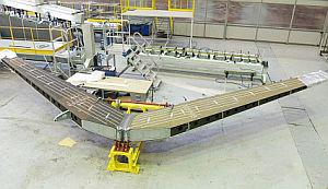 На «Авиастаре» собрали первый стендовый кессон стабилизатора для МС-21