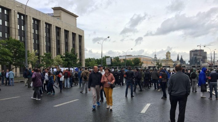 «Пиар и пустые лозунги»: эксперты прокомментировали провал митинга оппозиции в Москве